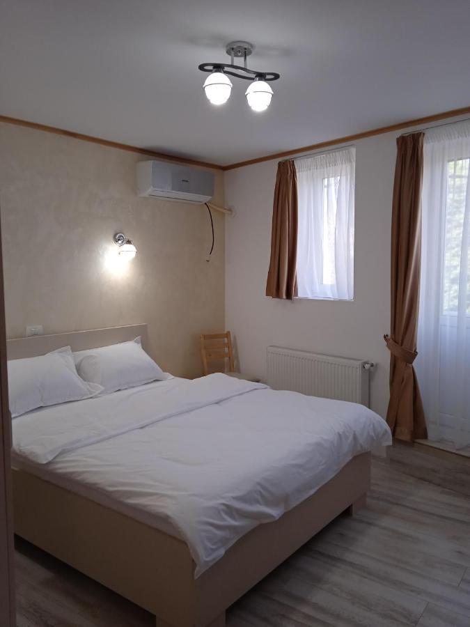 Hotel Marina Srl Bucarest Extérieur photo