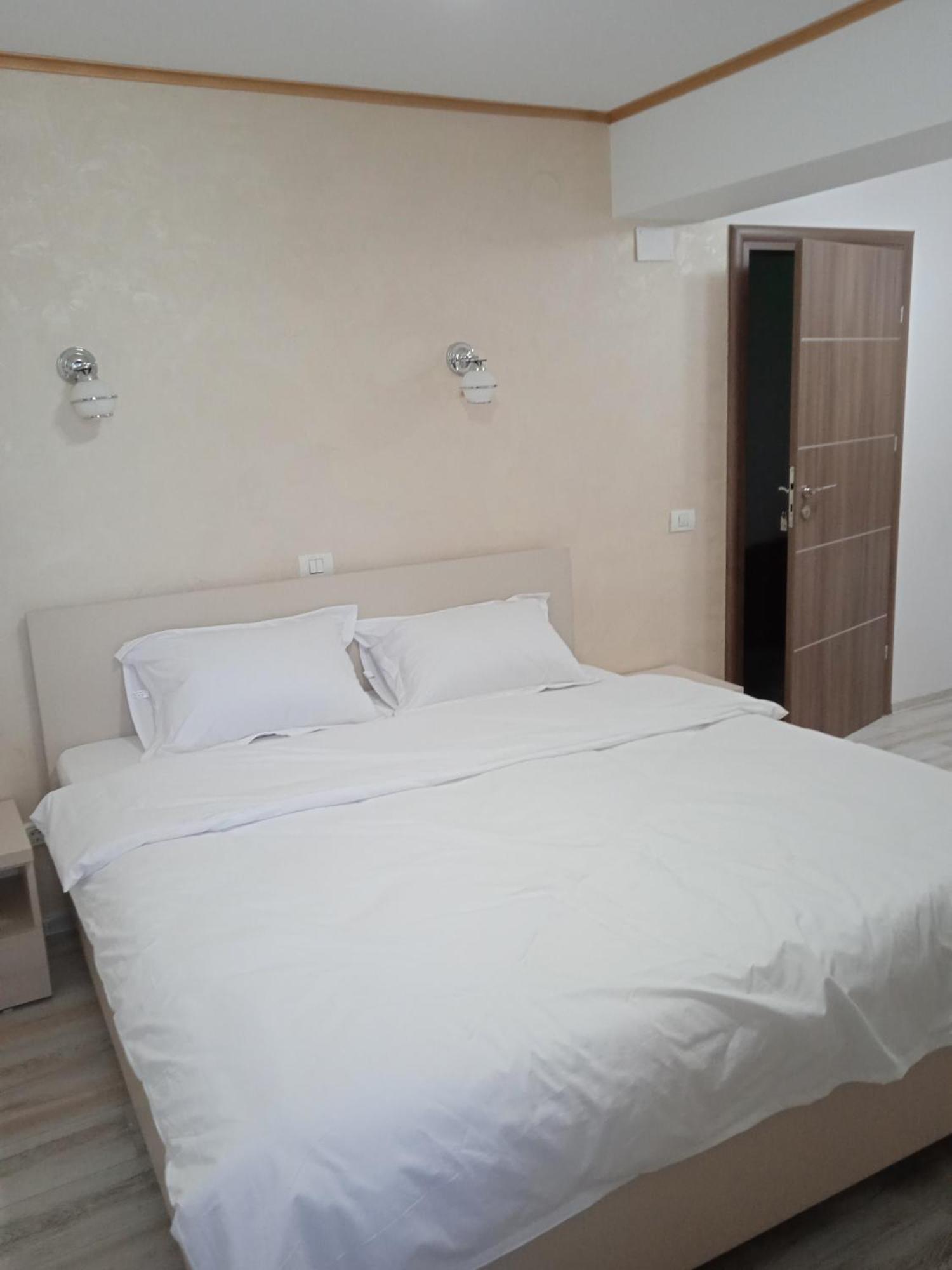 Hotel Marina Srl Bucarest Extérieur photo