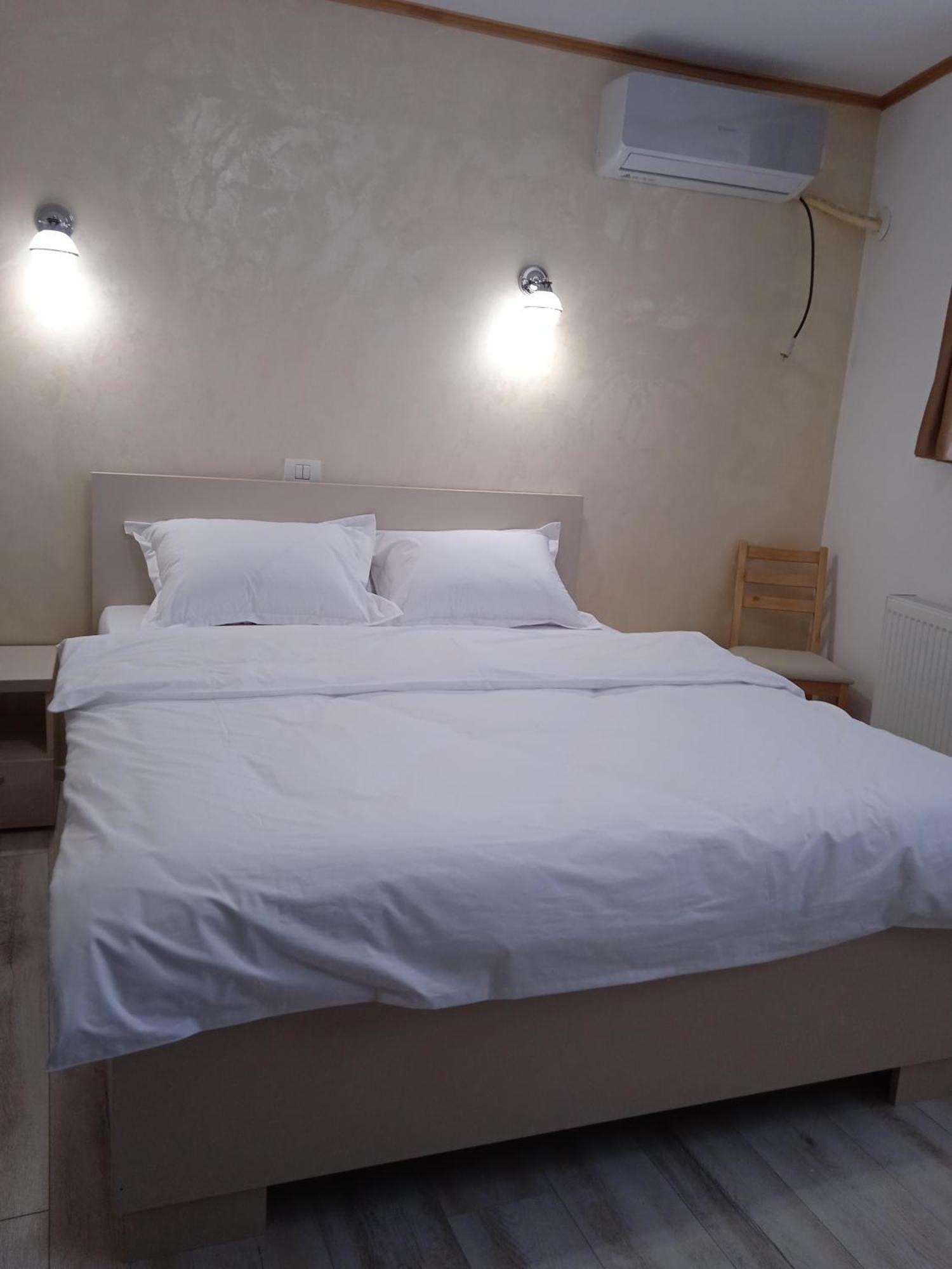 Hotel Marina Srl Bucarest Extérieur photo