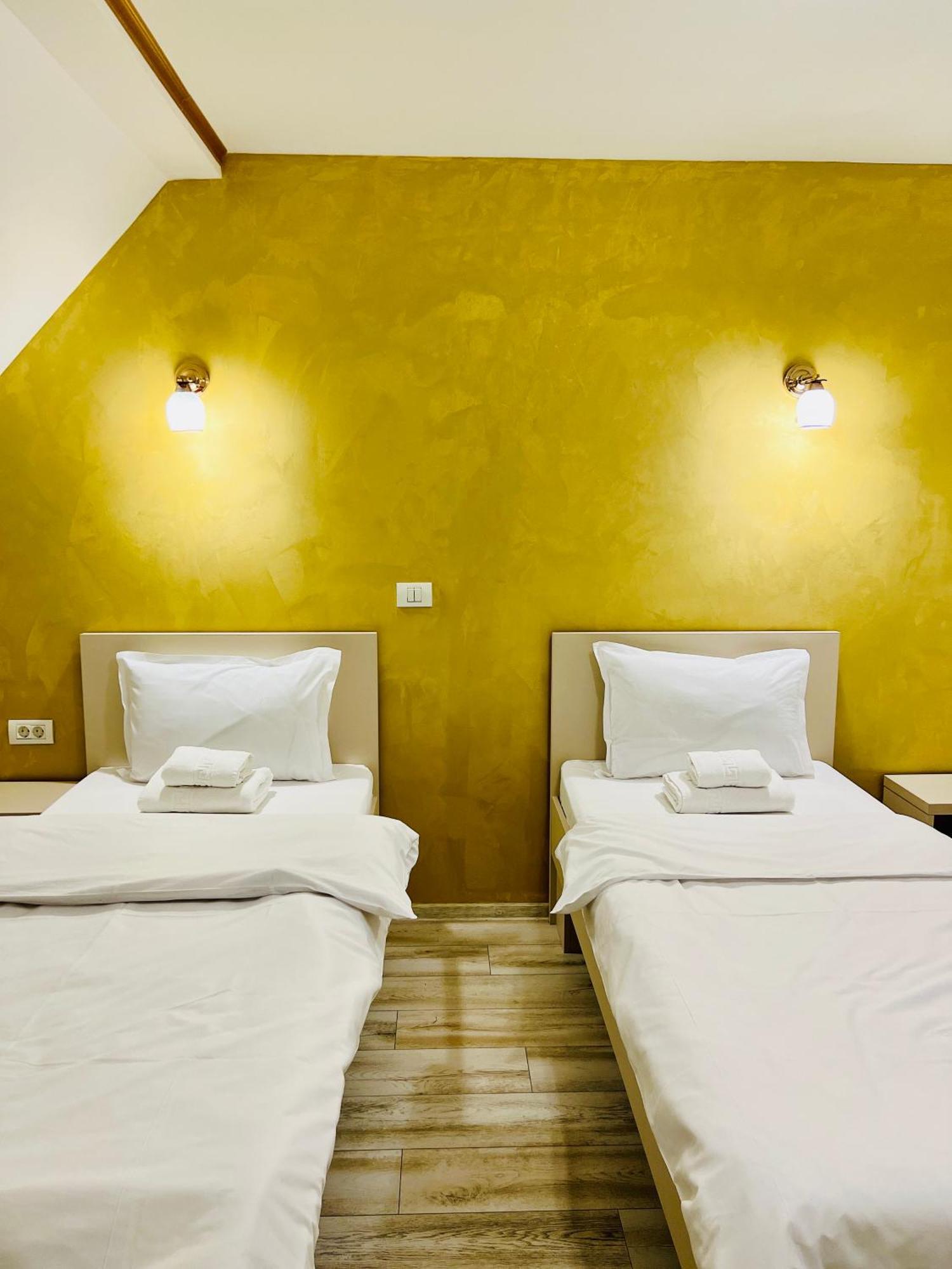 Hotel Marina Srl Bucarest Extérieur photo