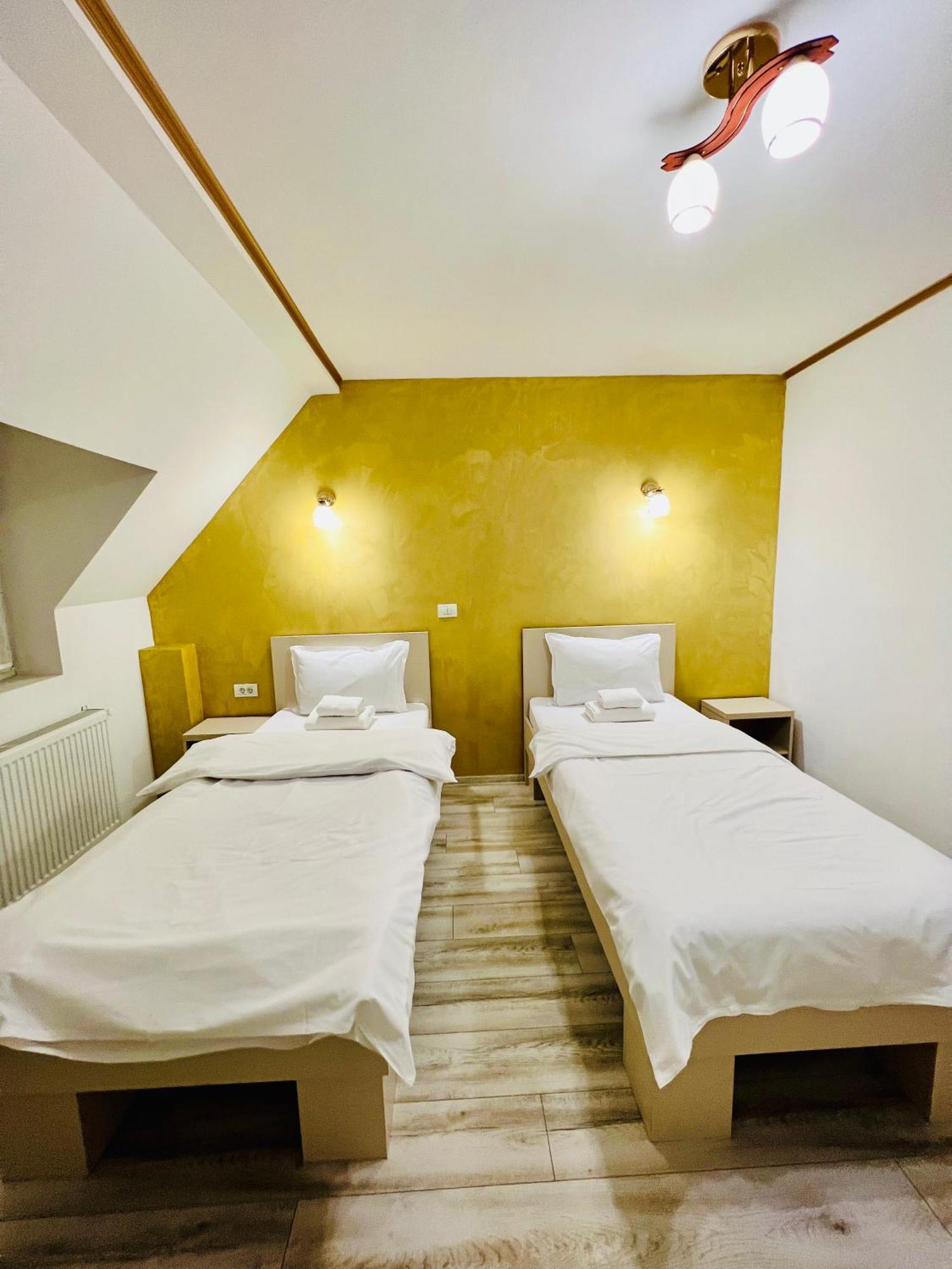 Hotel Marina Srl Bucarest Extérieur photo